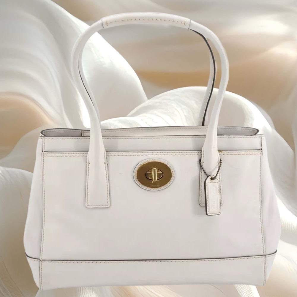 Coach Hamptons Turnlock Satchel in WHITE.